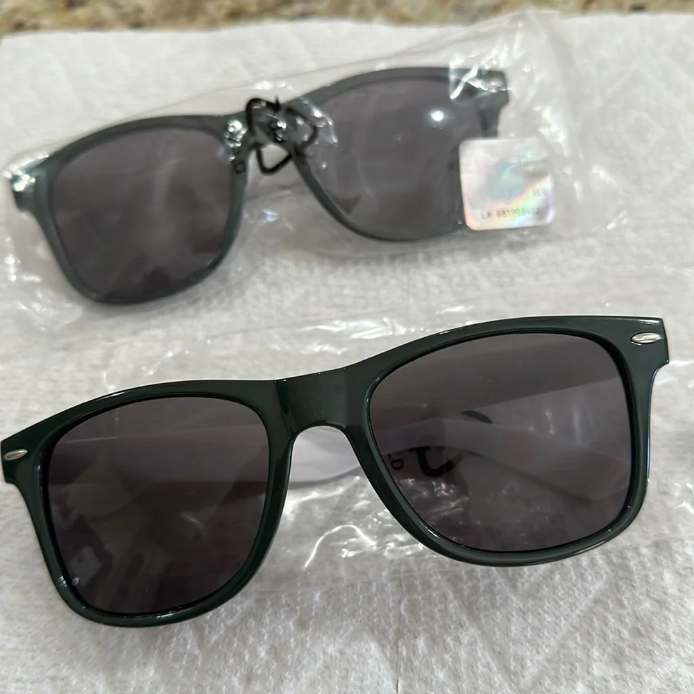 NEW Two pair NFL Green Bay Packer Sunglasses